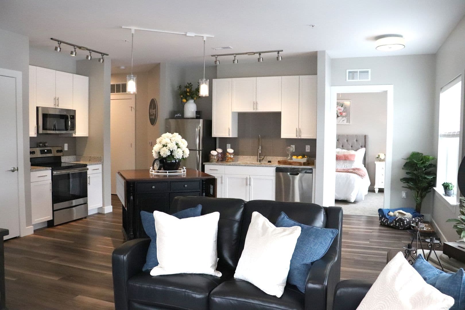 Edwardsville Apartment: 1010 Enclave Boulevard