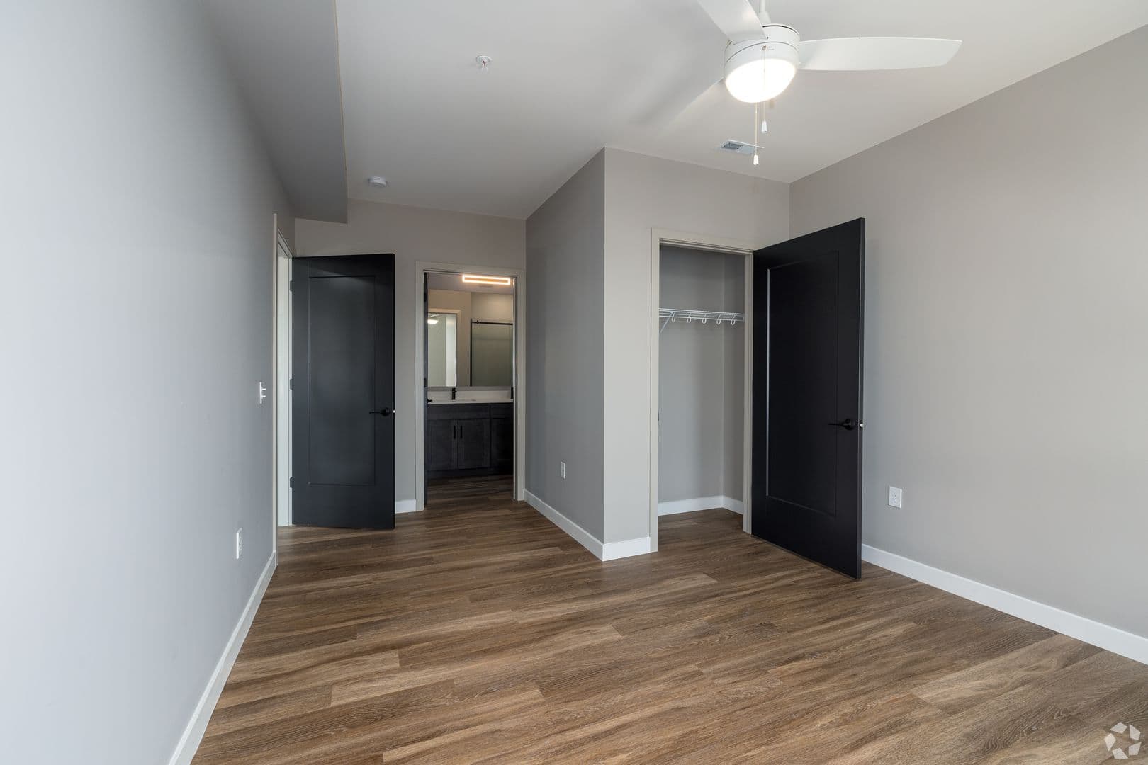 St Louis Apartment: 299 DeBaliviere Ave