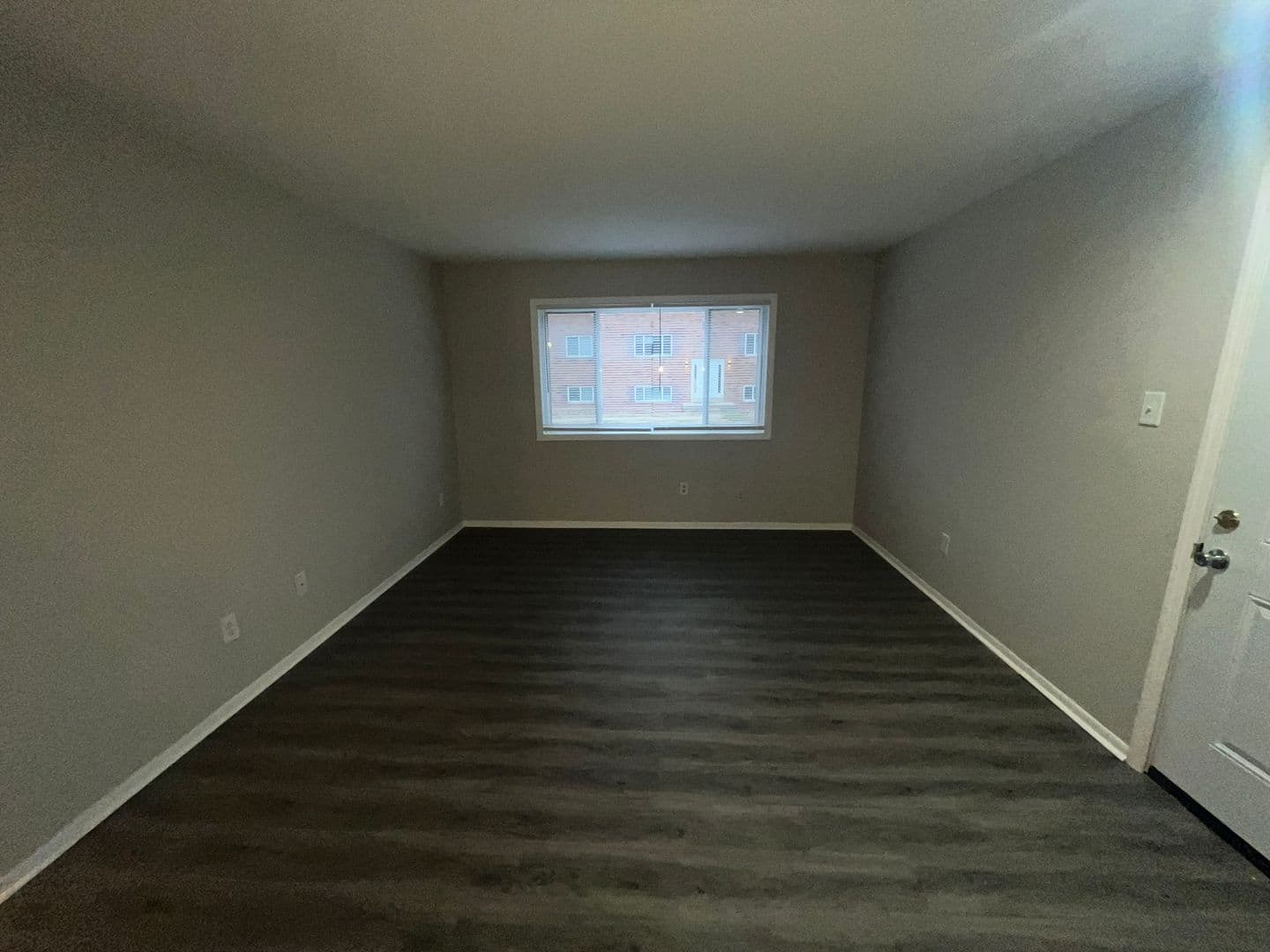 Edwardsville Apartment: 1500-1514 Schiller Ave