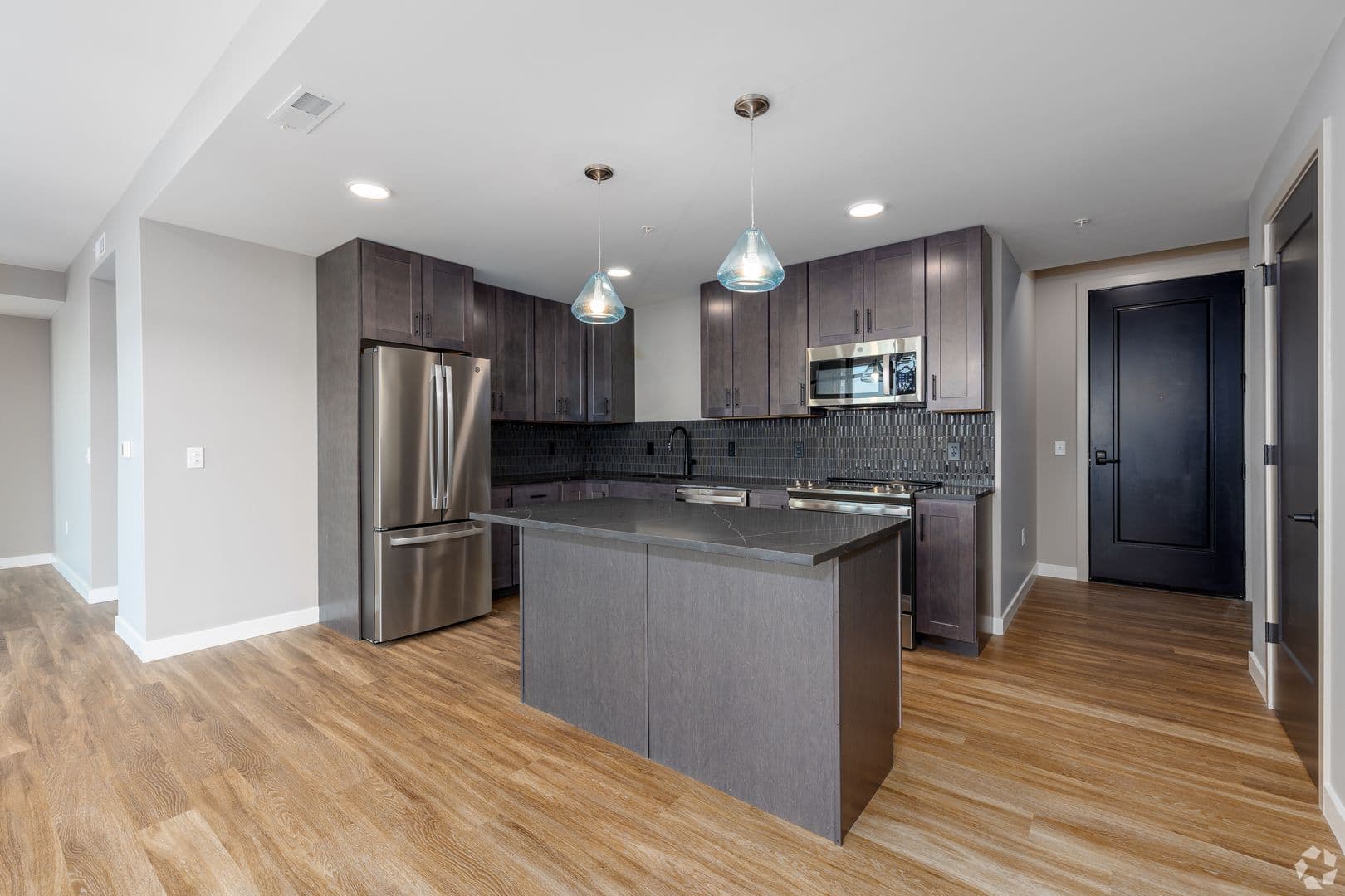 St Louis Apartment: 299 DeBaliviere Ave