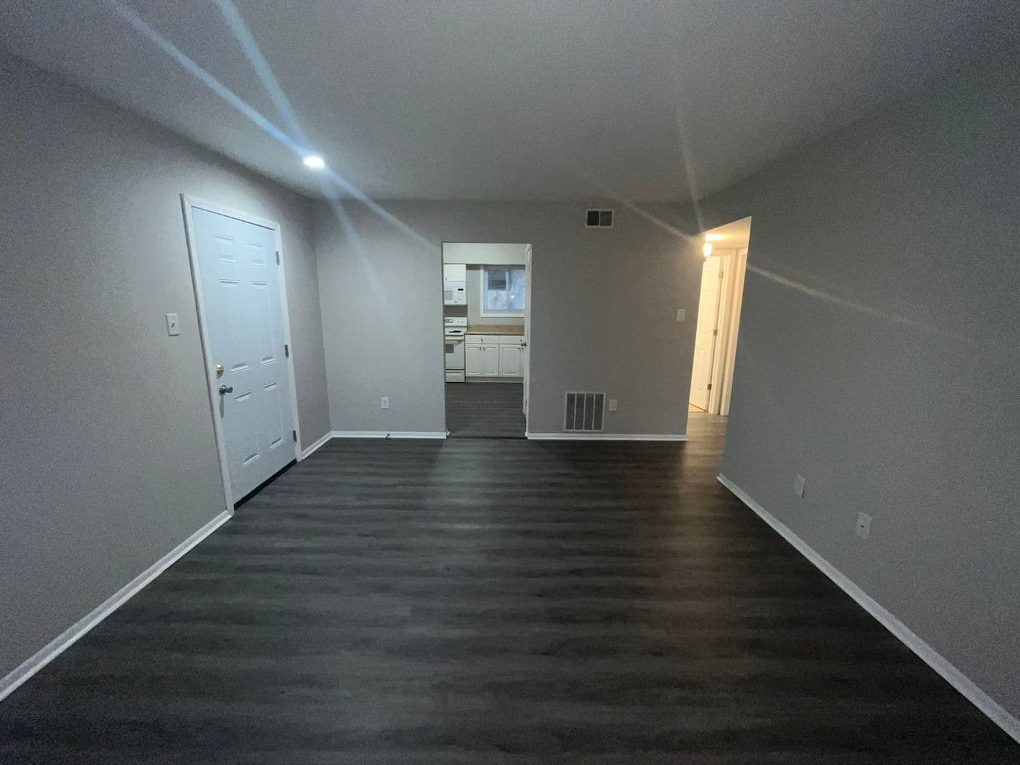 Edwardsville Apartment: 1500-1514 Schiller Ave