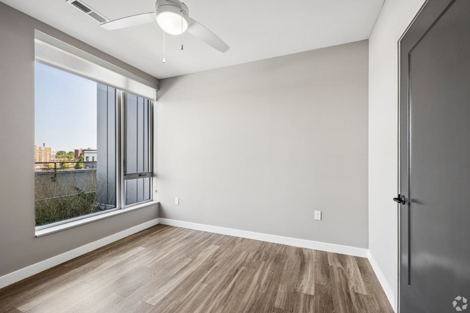 St Louis Apartment: 299 DeBaliviere Ave