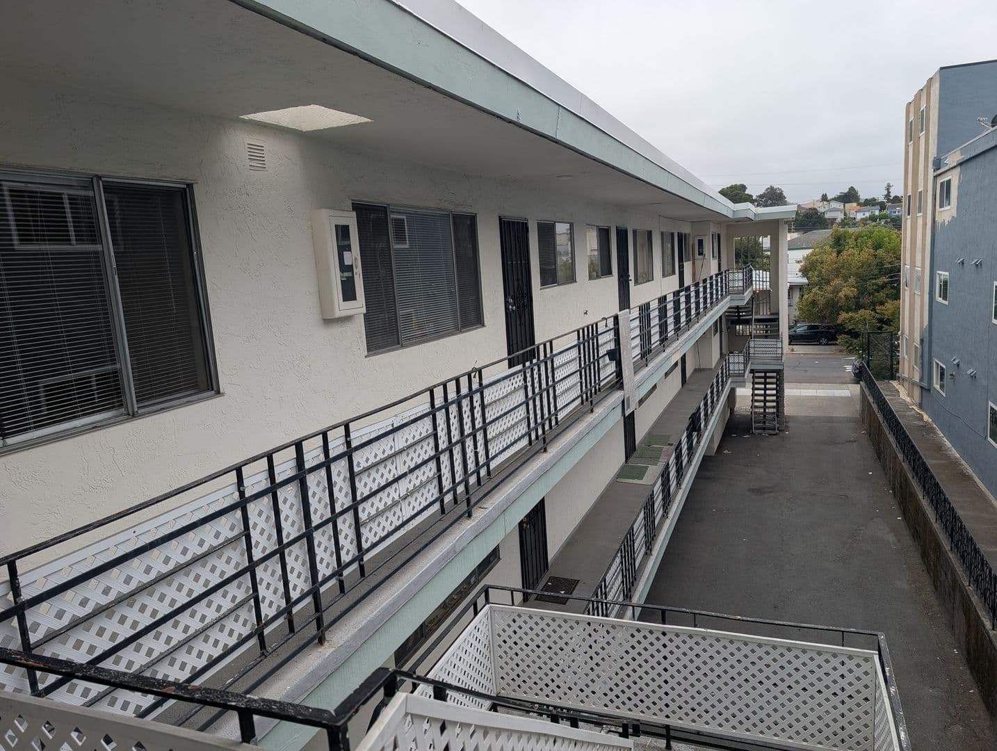Oakland Apartment: 3541 Dimond Ave.