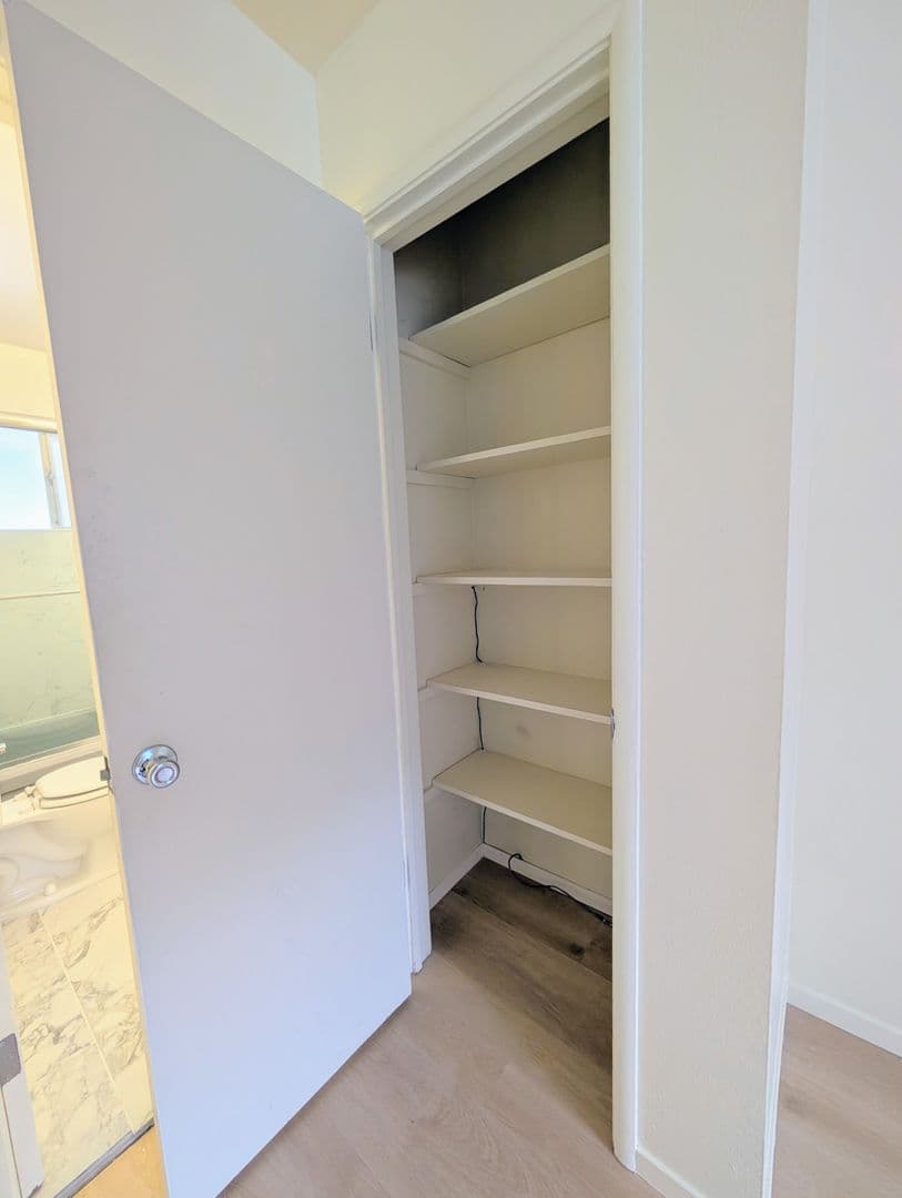 Oakland Apartment: 3541 Dimond Ave.