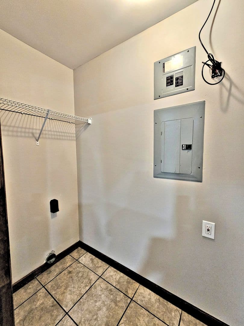 Decatur Apartment: Gaslight Court SW