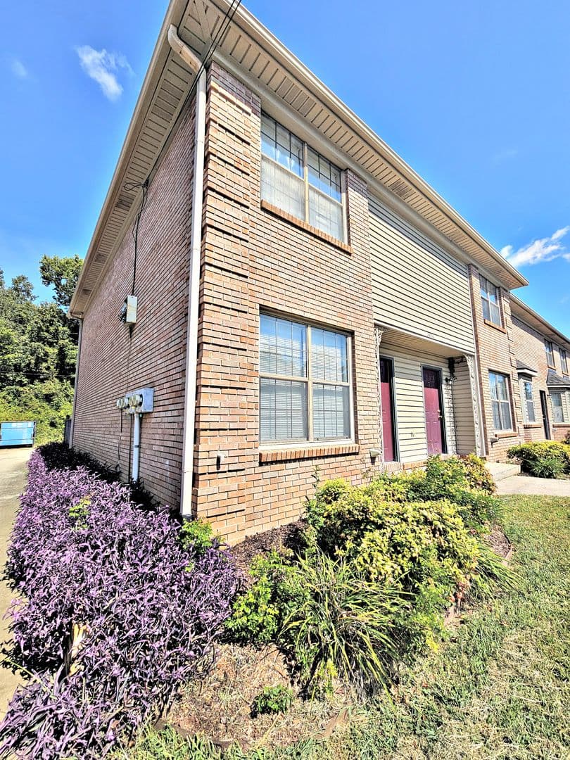 Decatur Apartment: 2402 - 2422 Gaslight Pl SW