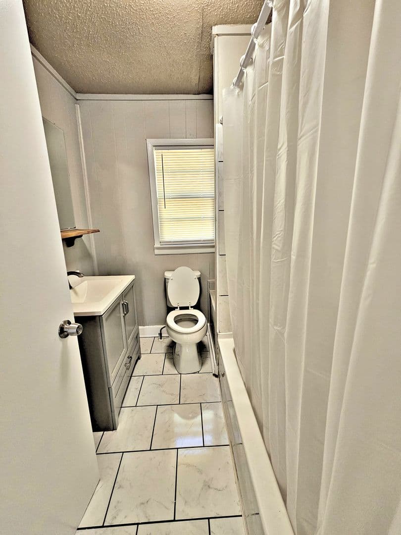 Decatur Apartment: Multiple Addresses