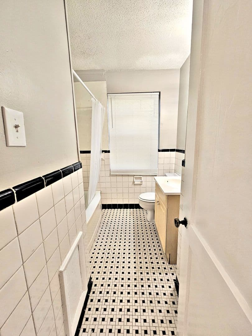 Decatur Apartment: 1018-1026 Grant St SE
