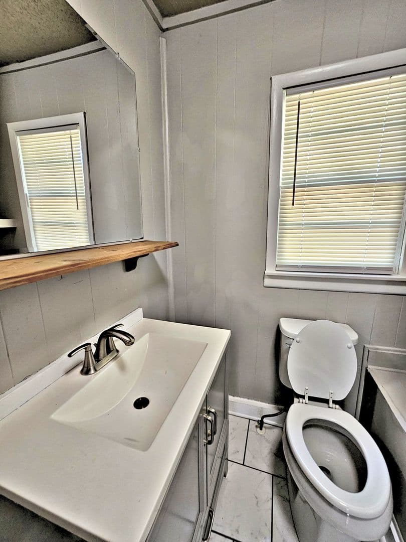 Decatur Apartment: Multiple Addresses