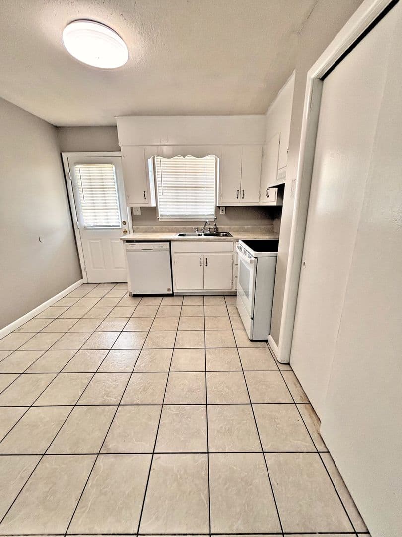 Decatur Apartment: 1213 - 1221 North Street SE