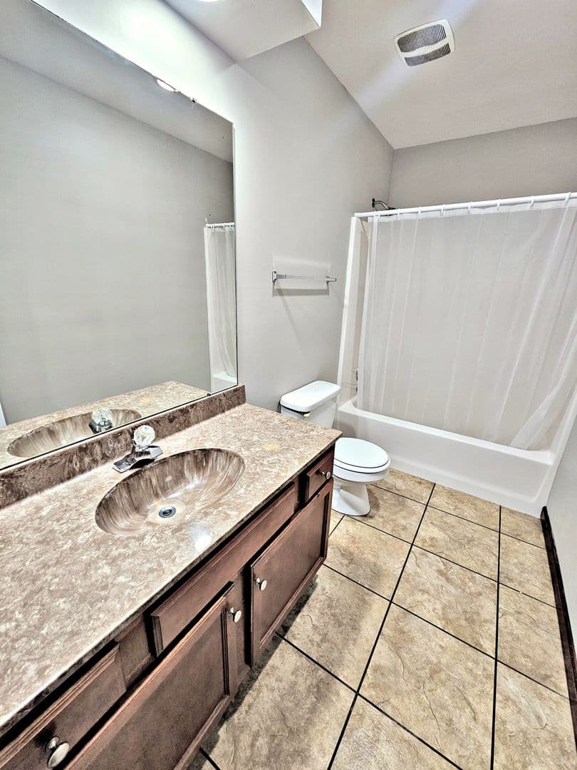 Decatur Apartment: Gaslight Court SW