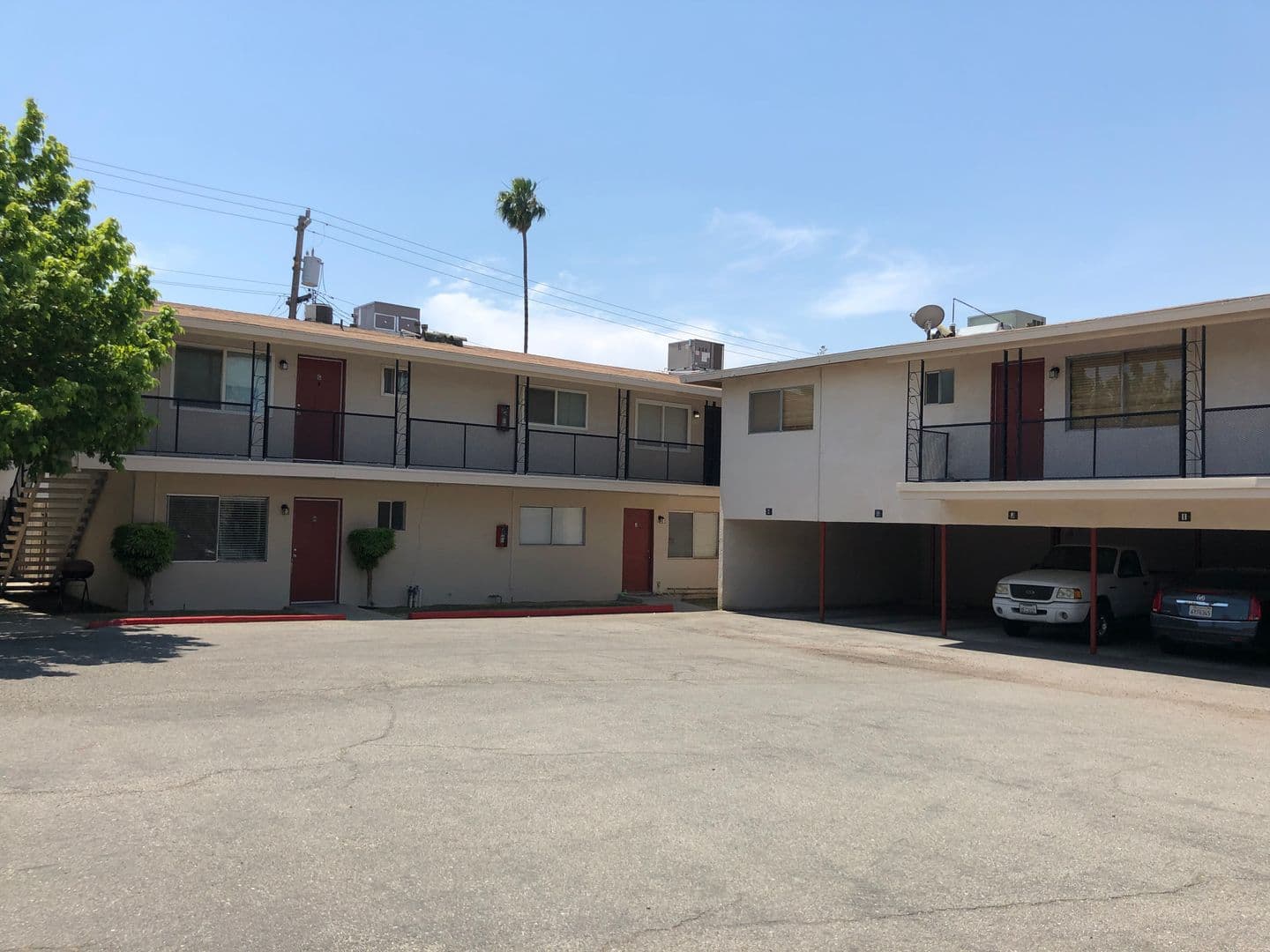 Bakersfield Apartment: 2601 Bishop Dr