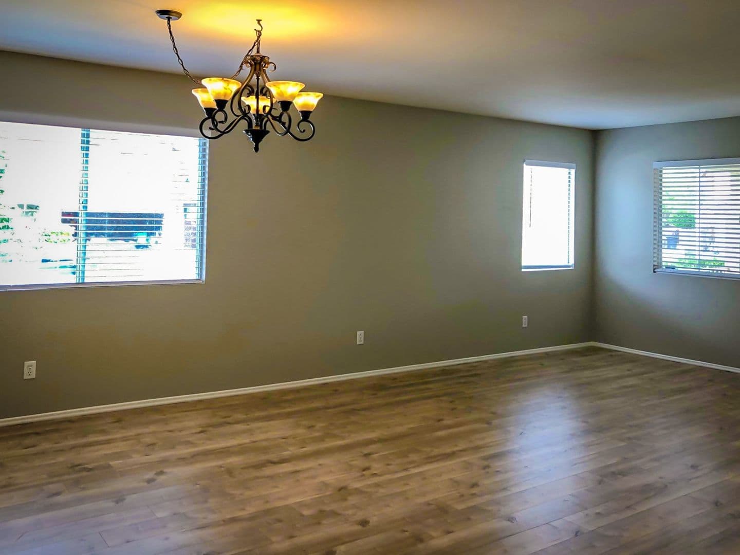 Temecula House: 32286 Via Arias