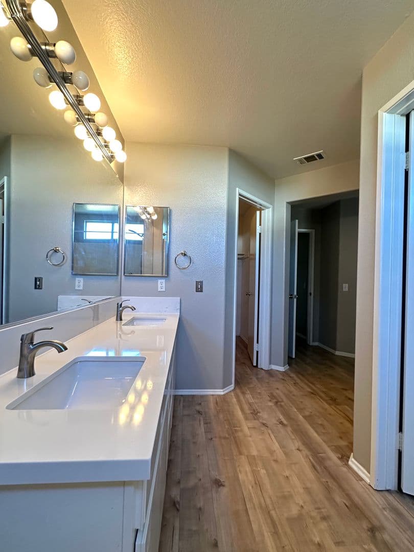 Temecula House: 32286 Via Arias