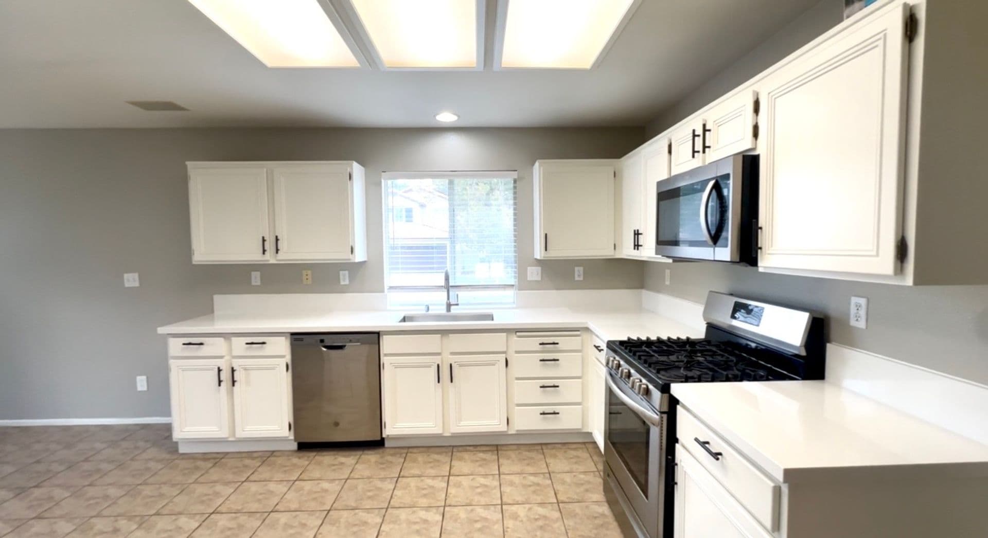 Temecula House: 32286 Via Arias