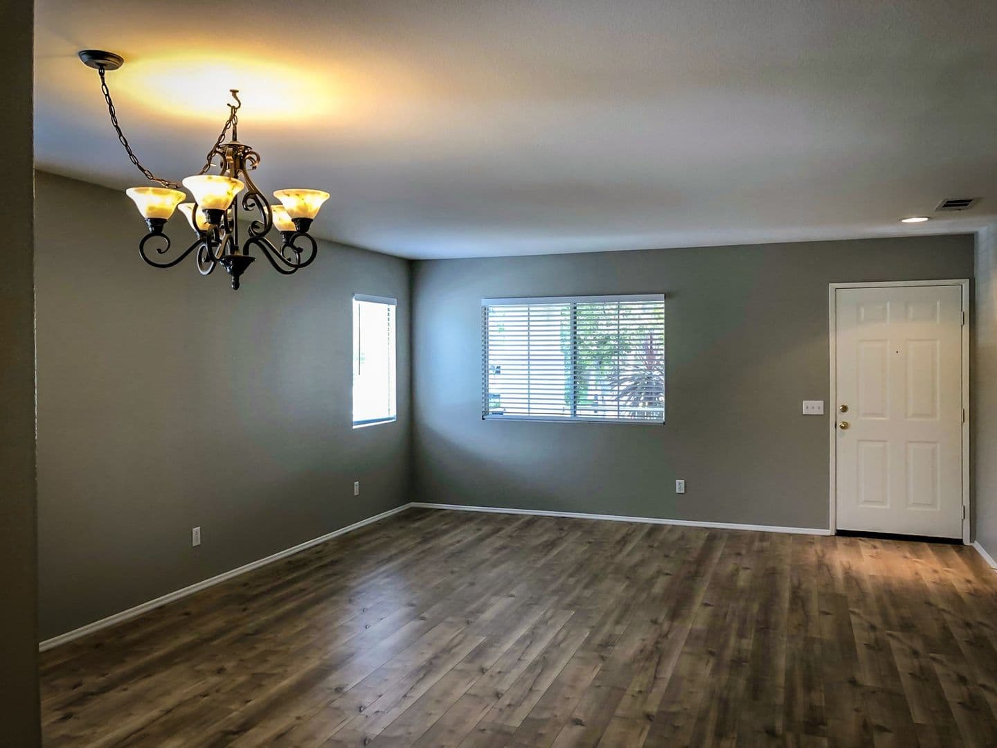 Temecula House: 32286 Via Arias