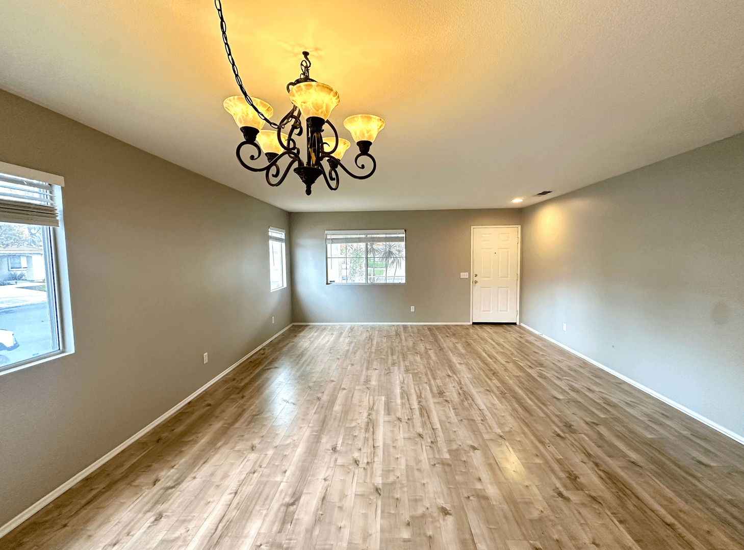 Temecula House: 32286 Via Arias
