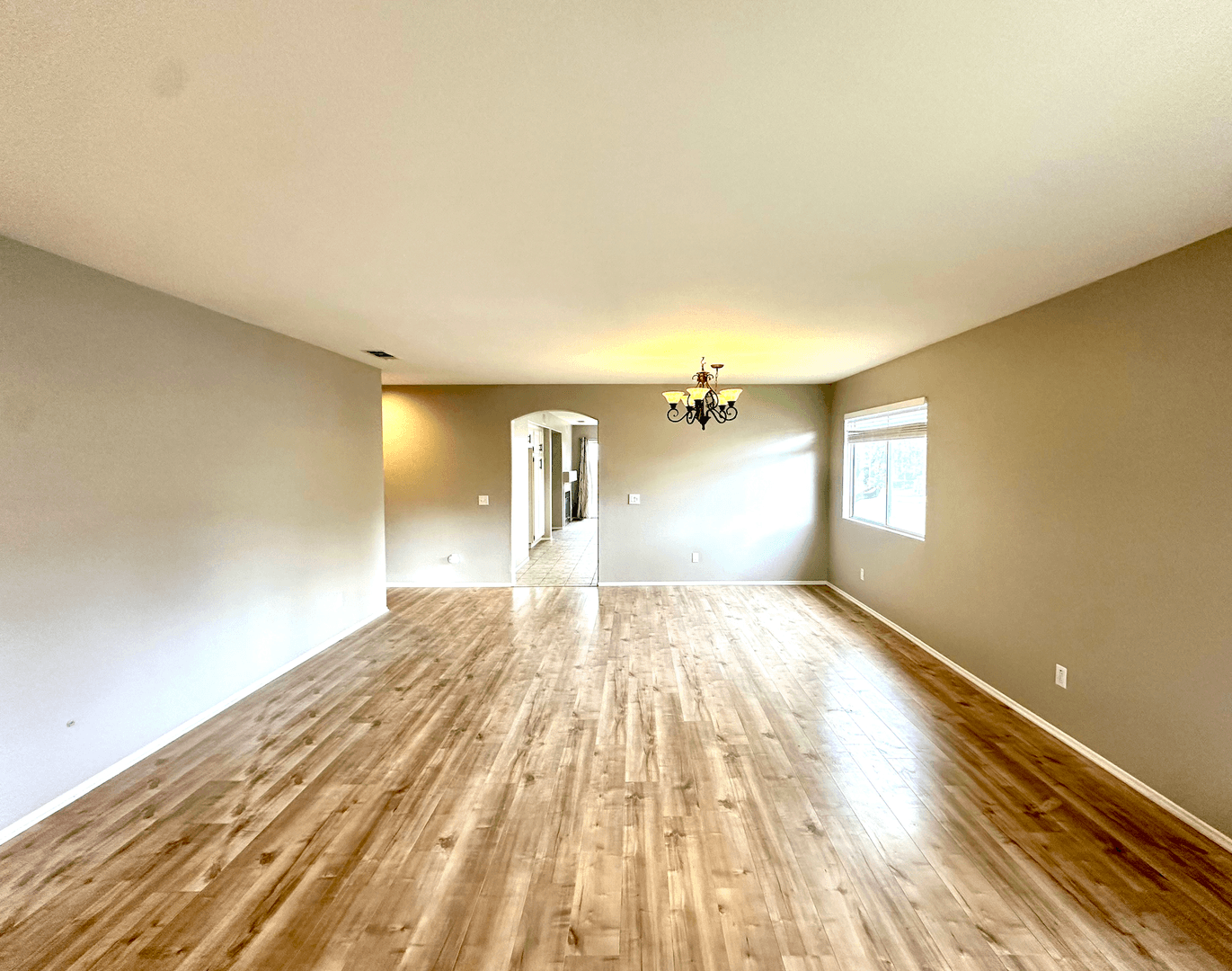 Temecula House: 32286 Via Arias