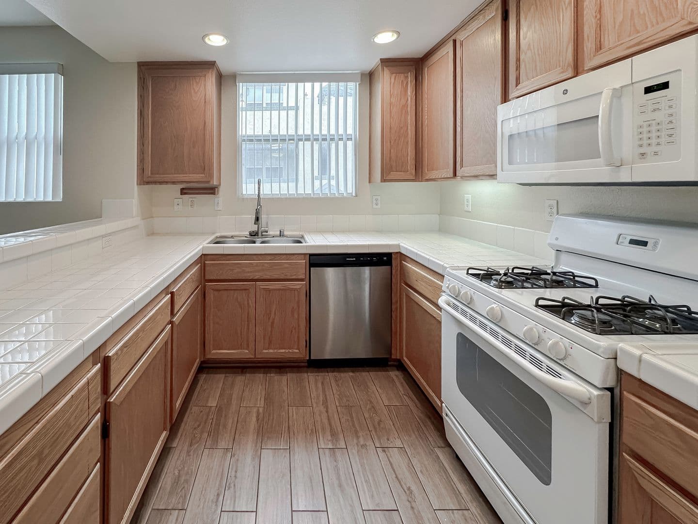 Chula Vista Townhome: 1339 Nicolette Avenue