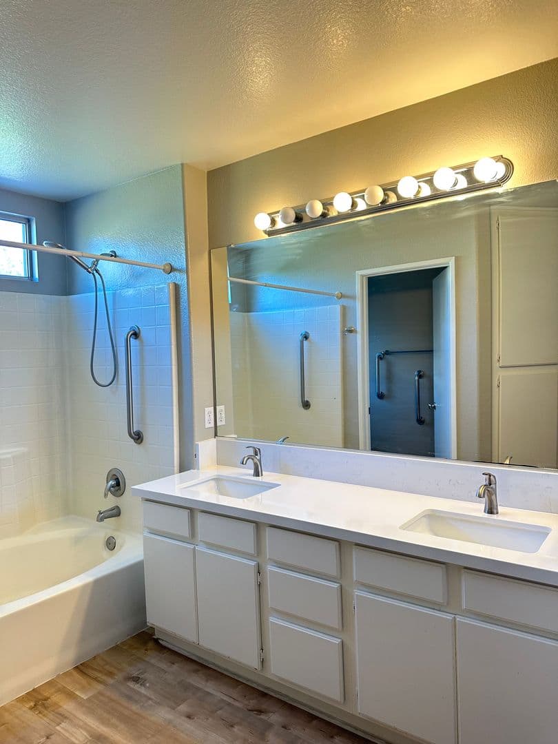 Temecula House: 32286 Via Arias