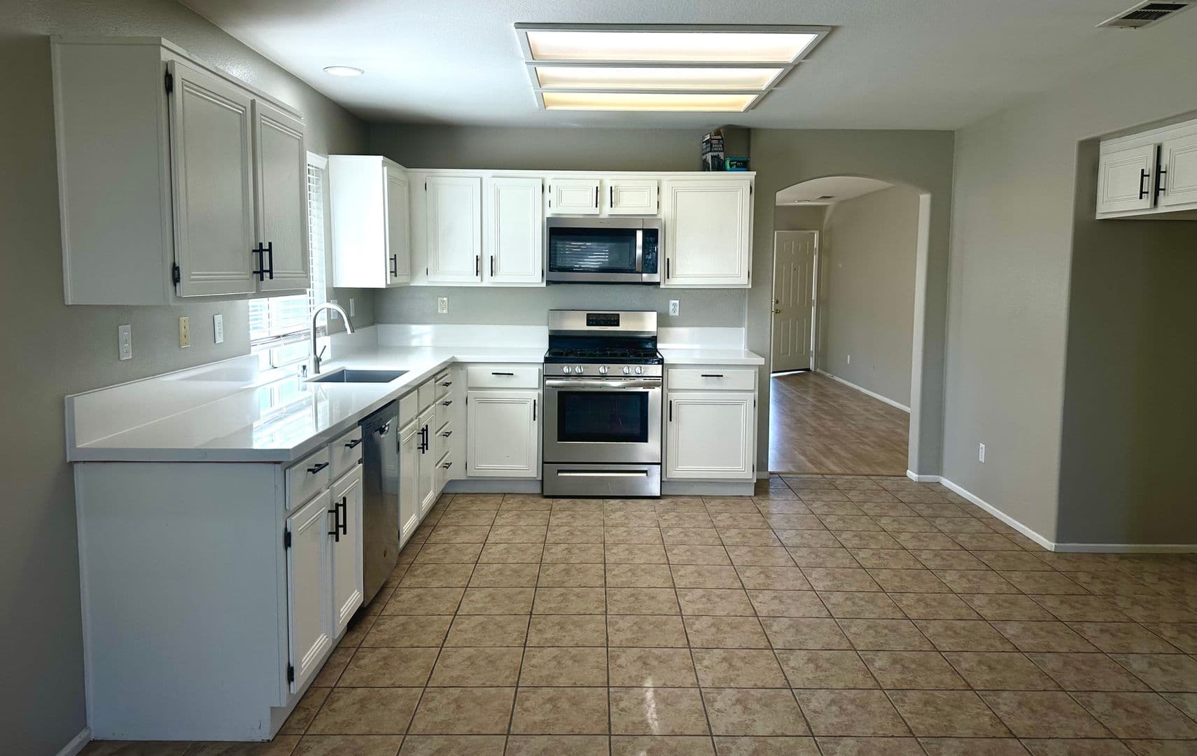 Temecula House: 32286 Via Arias