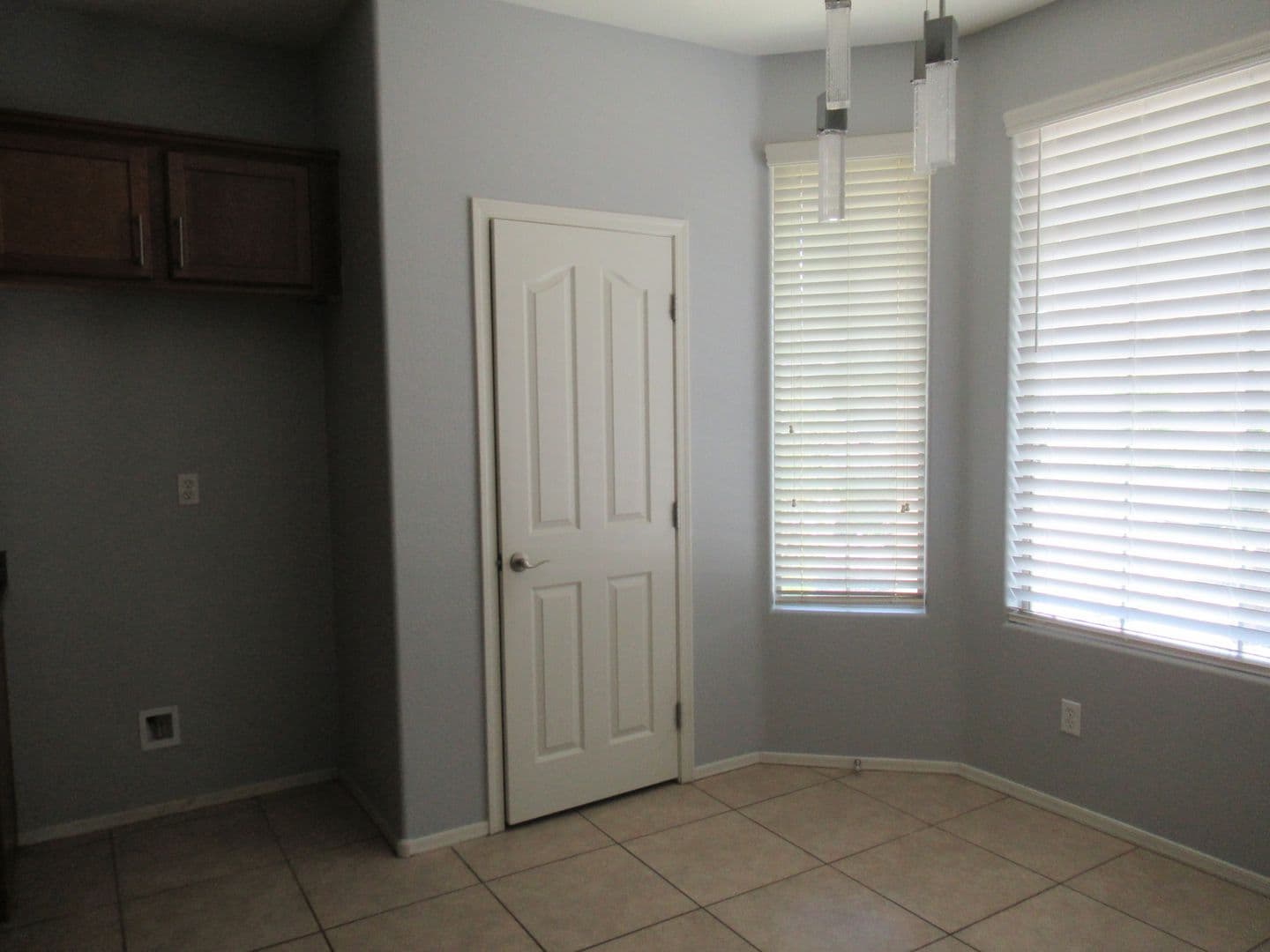 Avondale House: 10784 W Washington St.