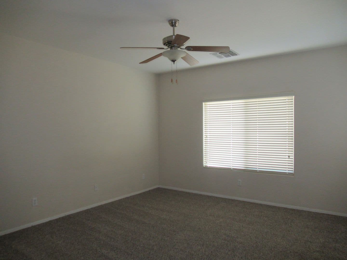 Avondale House: 10784 W Washington St.