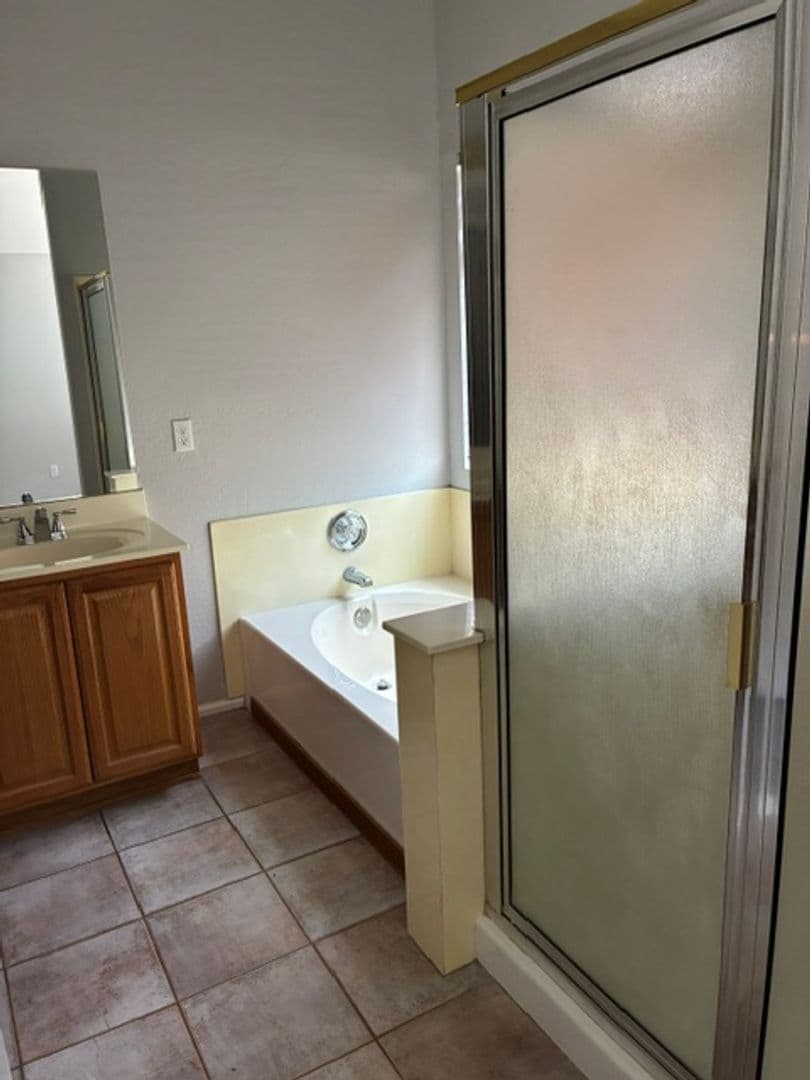 Gilbert House: 529 E. Cantebria Dr.