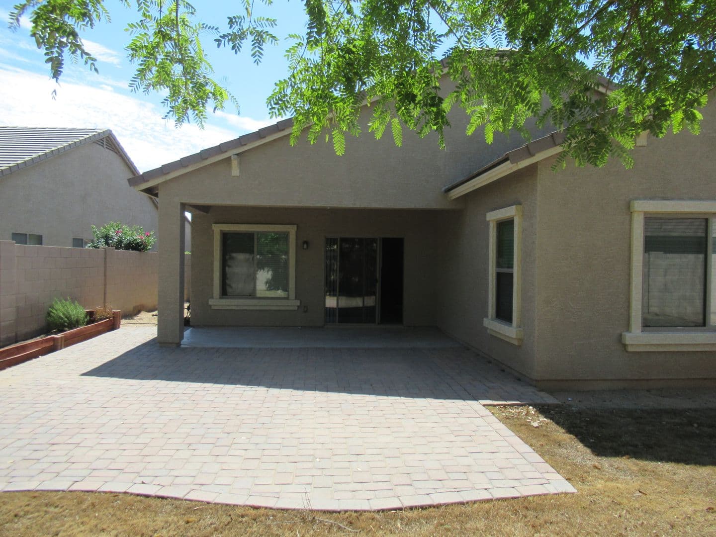 Avondale House: 10784 W Washington St.