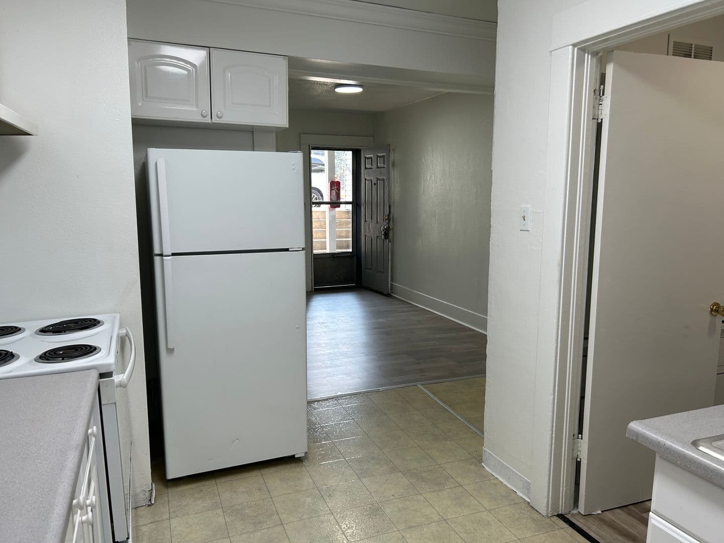 Spokane Apartment: 1028/1030/1032/1034/1036/1038 W. Indiana