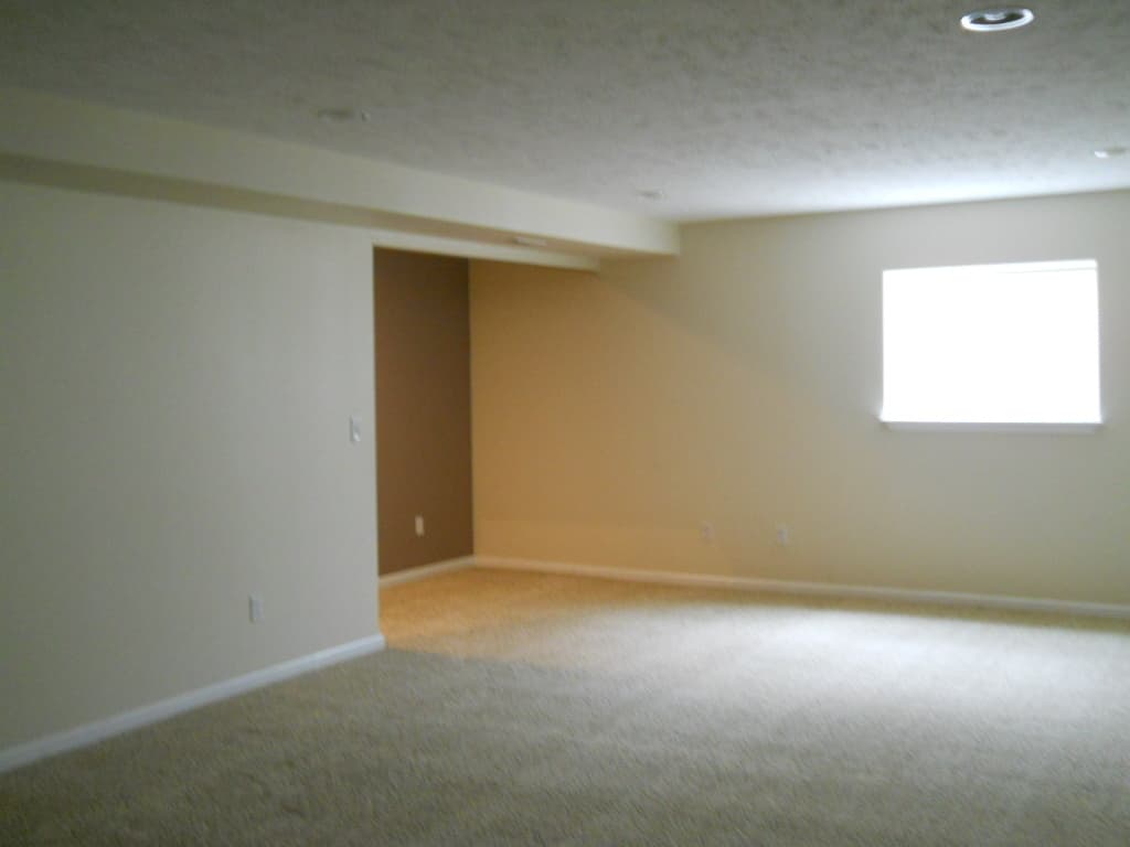 Colbert Apartment: 16807/16805 N. Mayfair