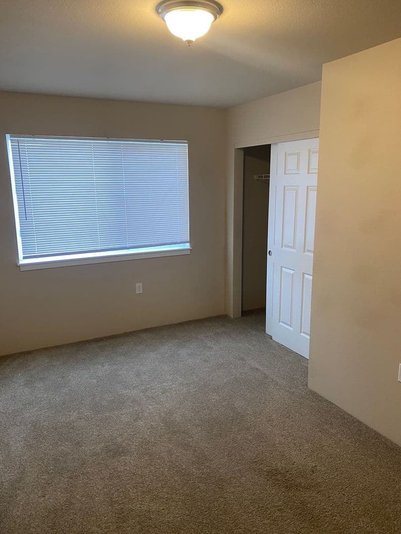 Spokane Apartment: 2806/2808 N Carnahan St.