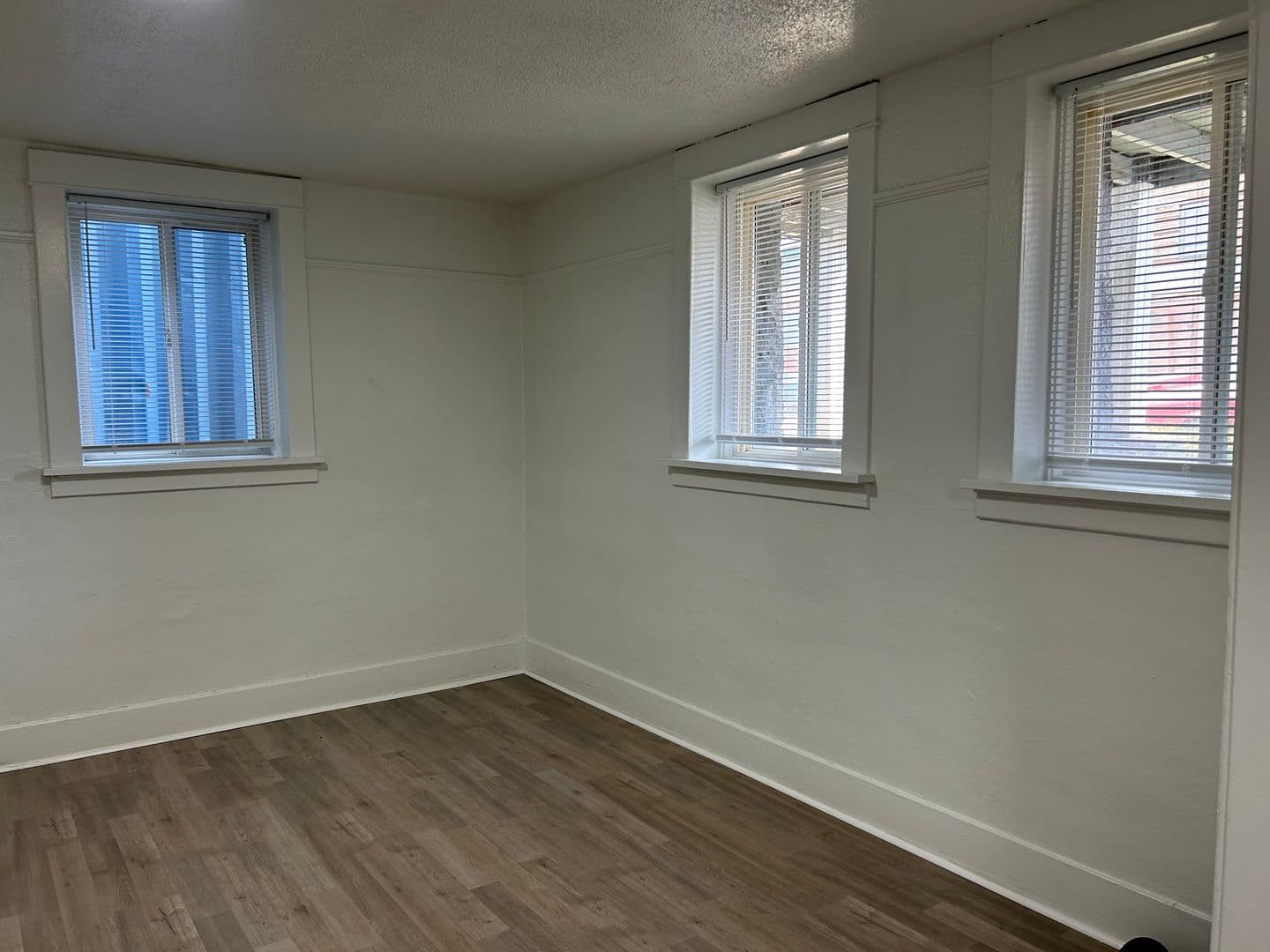 Spokane Apartment: 1028/1030/1032/1034/1036/1038 W. Indiana