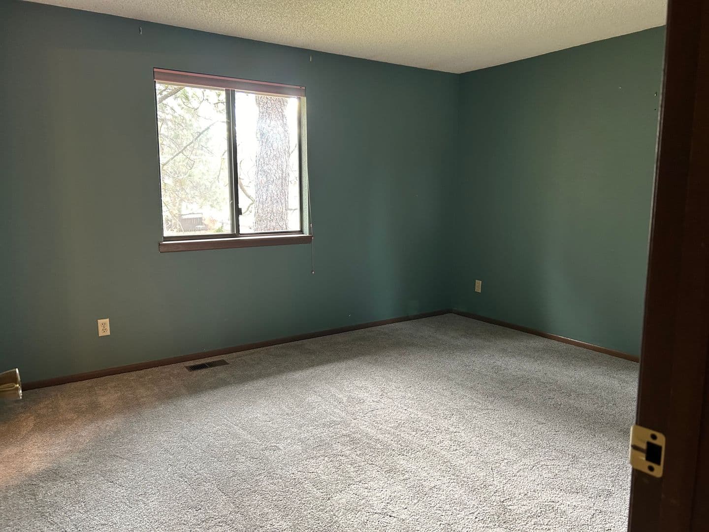 Spokane House: 5611 W Woodside