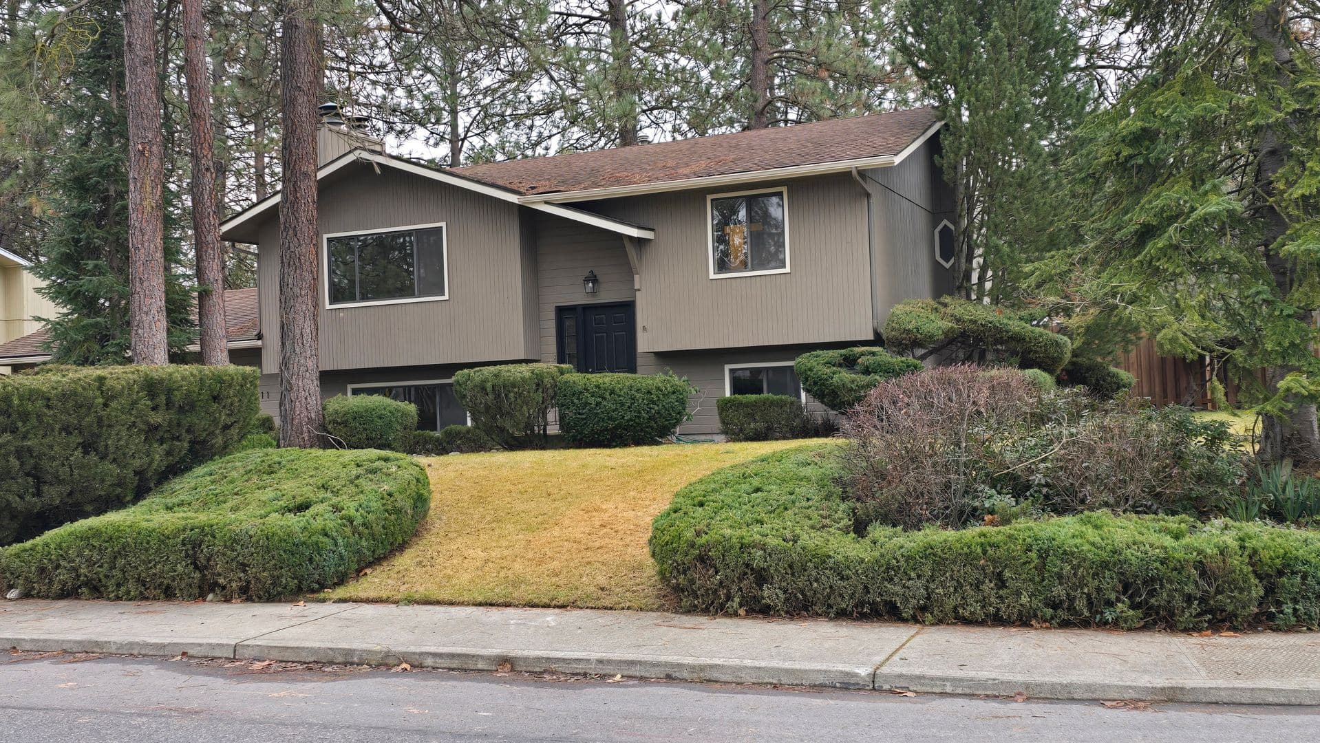 Spokane House: 5611 W Woodside