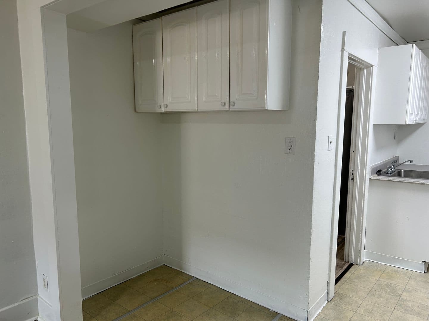 Spokane Apartment: 1028/1030/1032/1034/1036/1038 W. Indiana