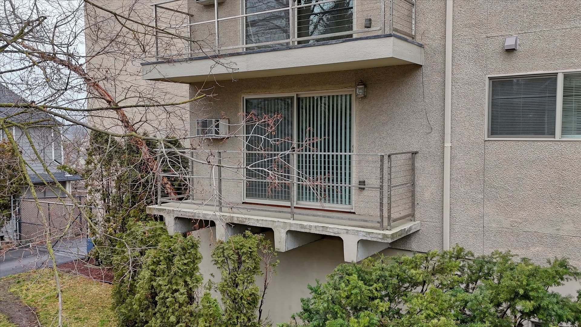 Spokane Apartment: 1418 W. 6th Ave. Unit #104