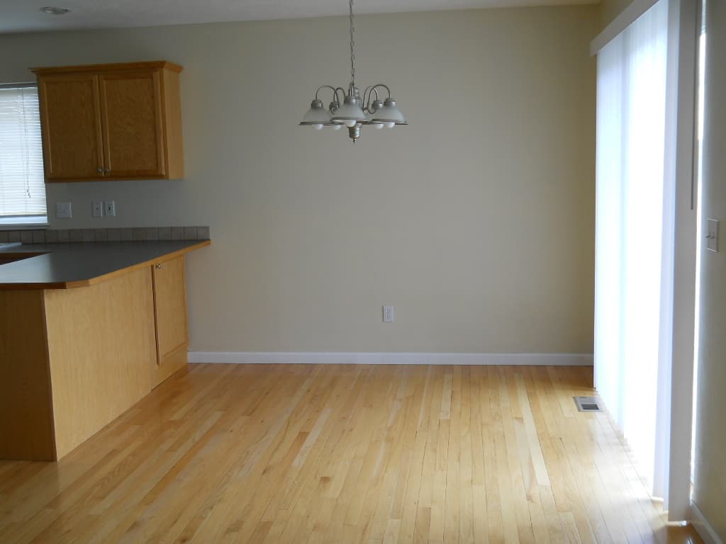 Colbert Apartment: 16807/16805 N. Mayfair