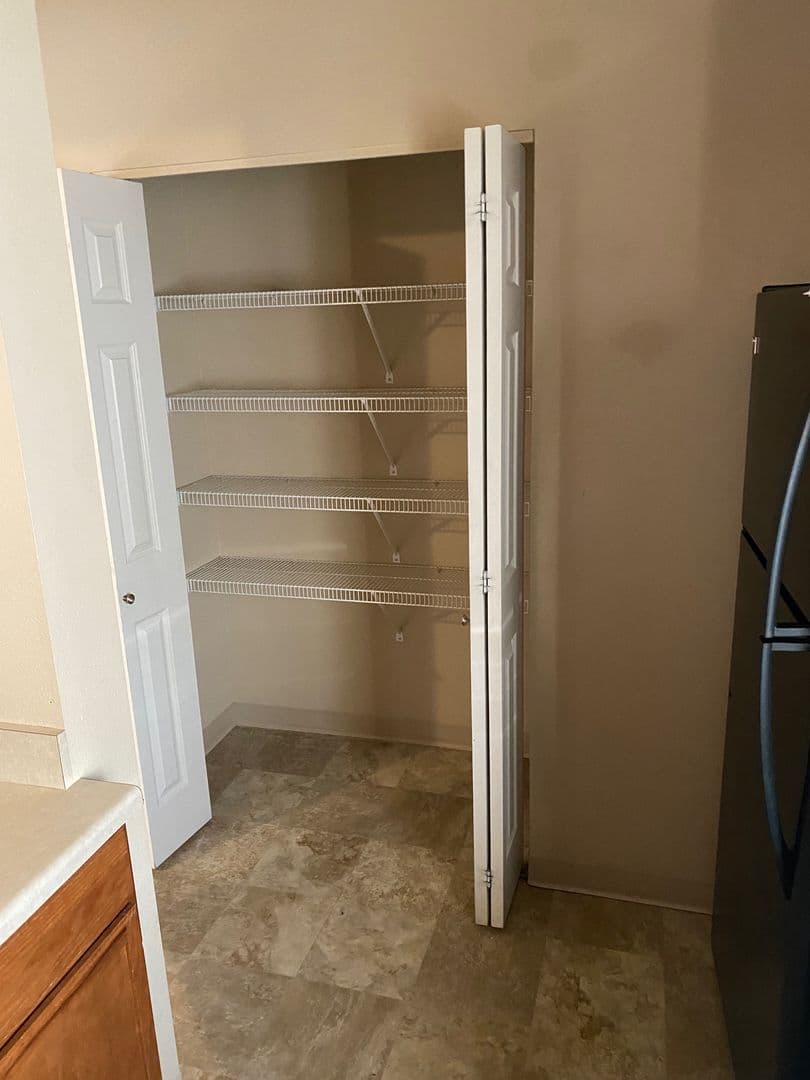 Spokane Apartment: 2806/2808 N Carnahan St.