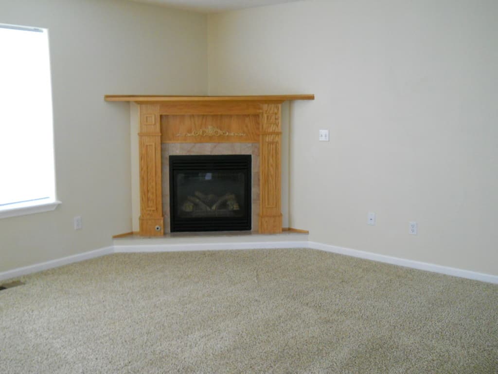 Colbert Apartment: 16807/16805 N. Mayfair