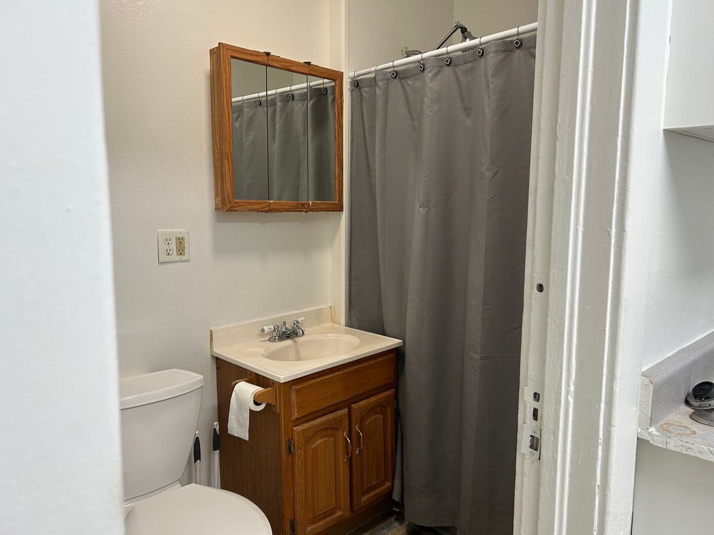 Spokane Apartment: 1028/1030/1032/1034/1036/1038 W. Indiana