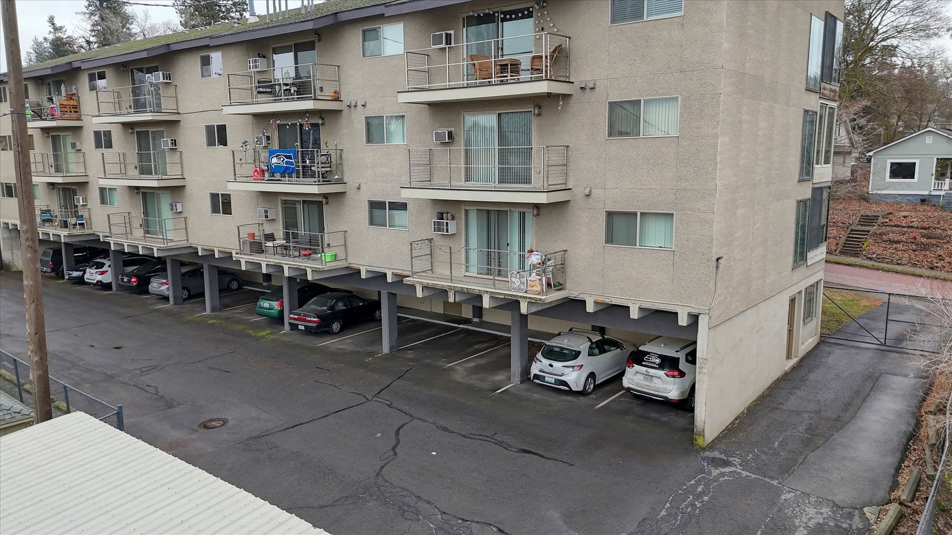 Spokane Apartment: 1418 W. 6th Ave. Unit #104
