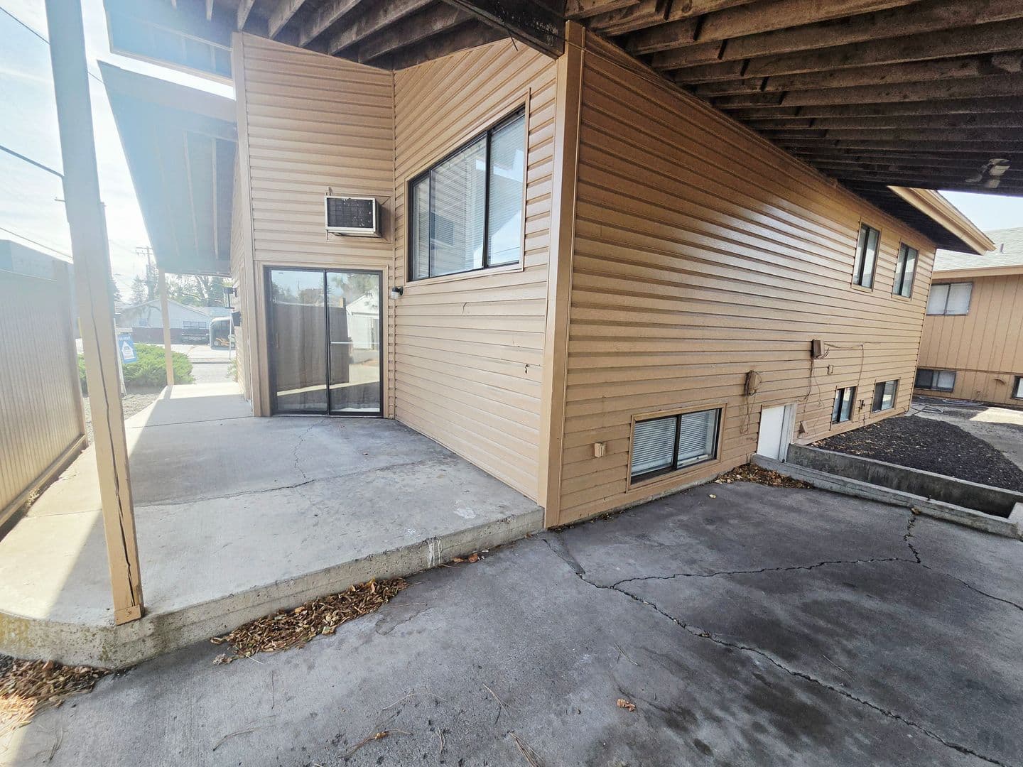 Spokane Apartment: 1012  W. Walton Ave.