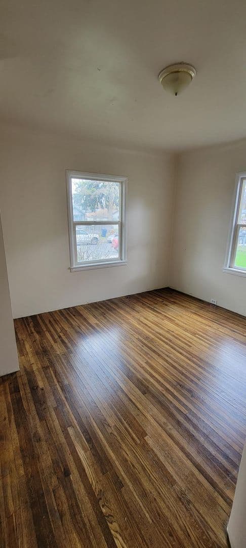 Spokane House: 1208 E North