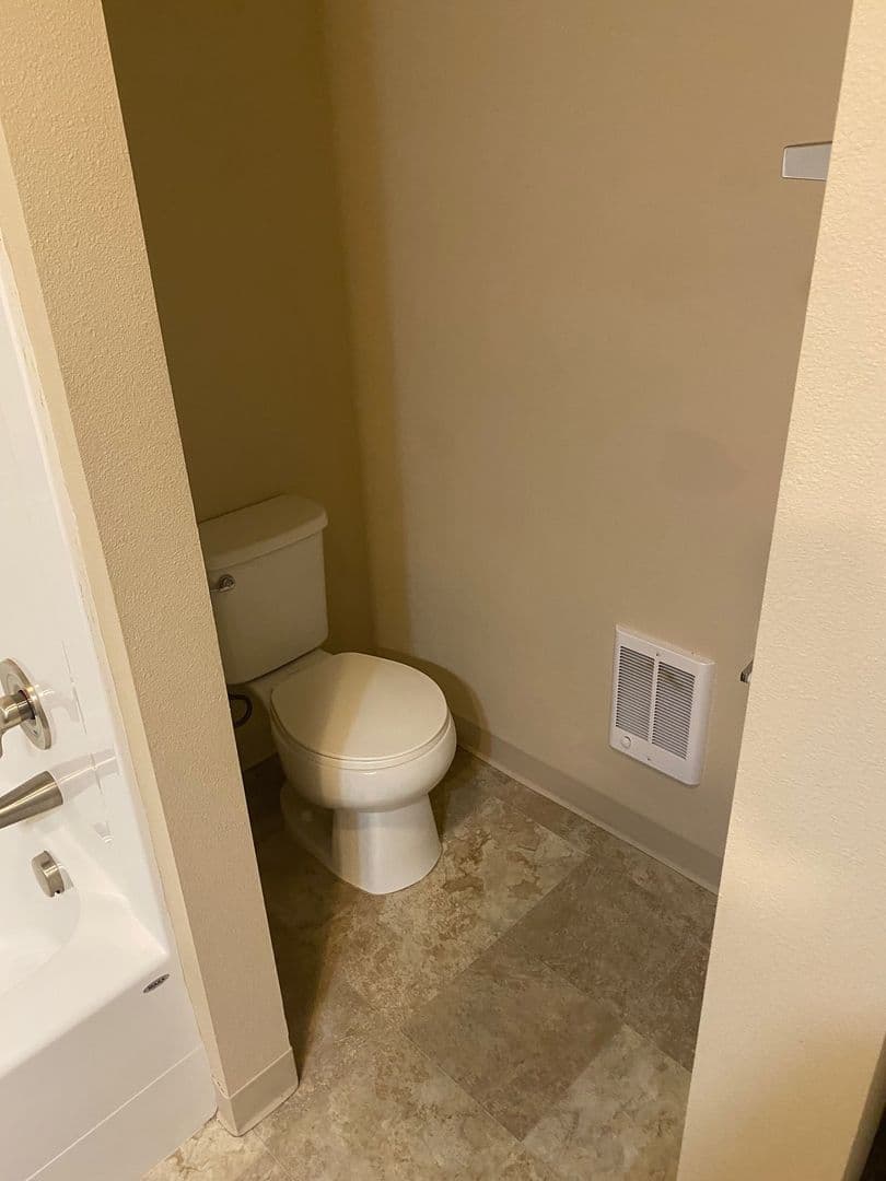 Spokane Apartment: 2806/2808 N Carnahan St.