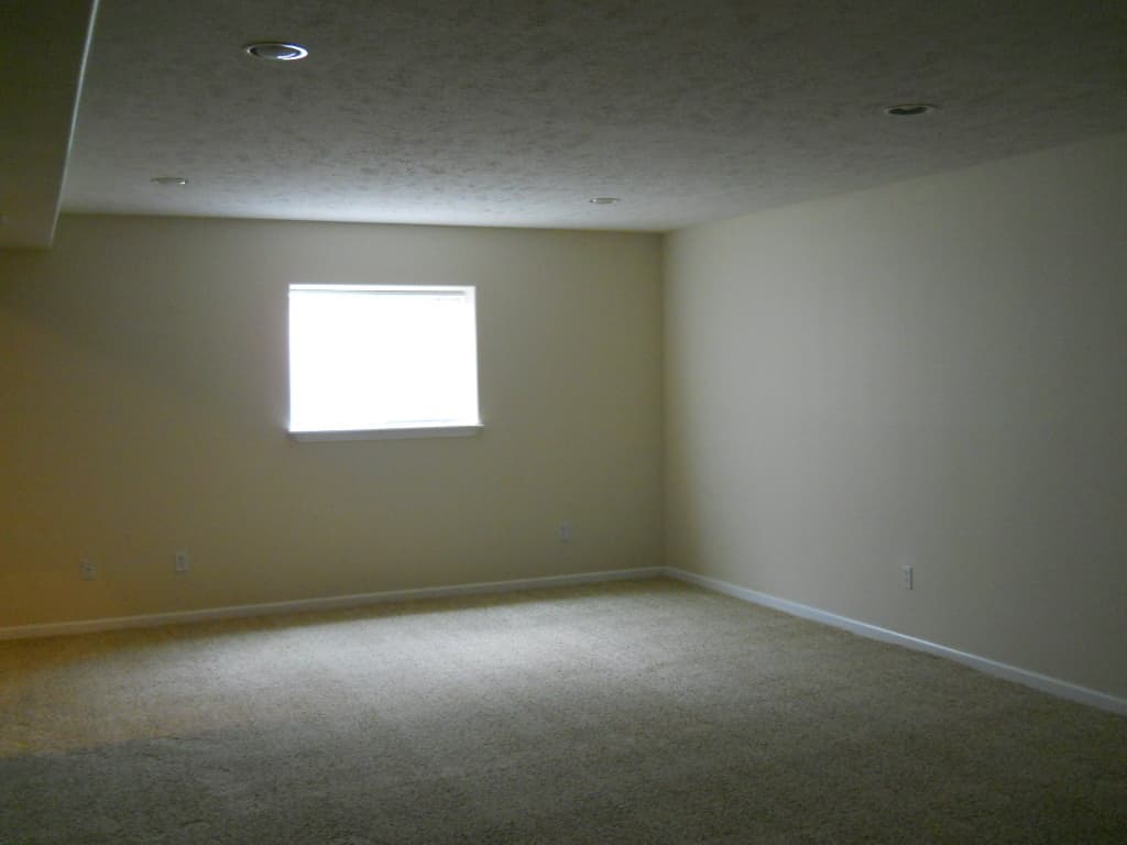 Colbert Apartment: 16807/16805 N. Mayfair