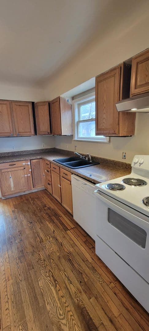 Spokane House: 1208 E North