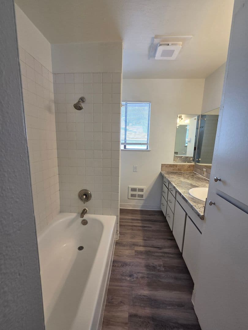 Spokane Apartment: 1012  W. Walton Ave.