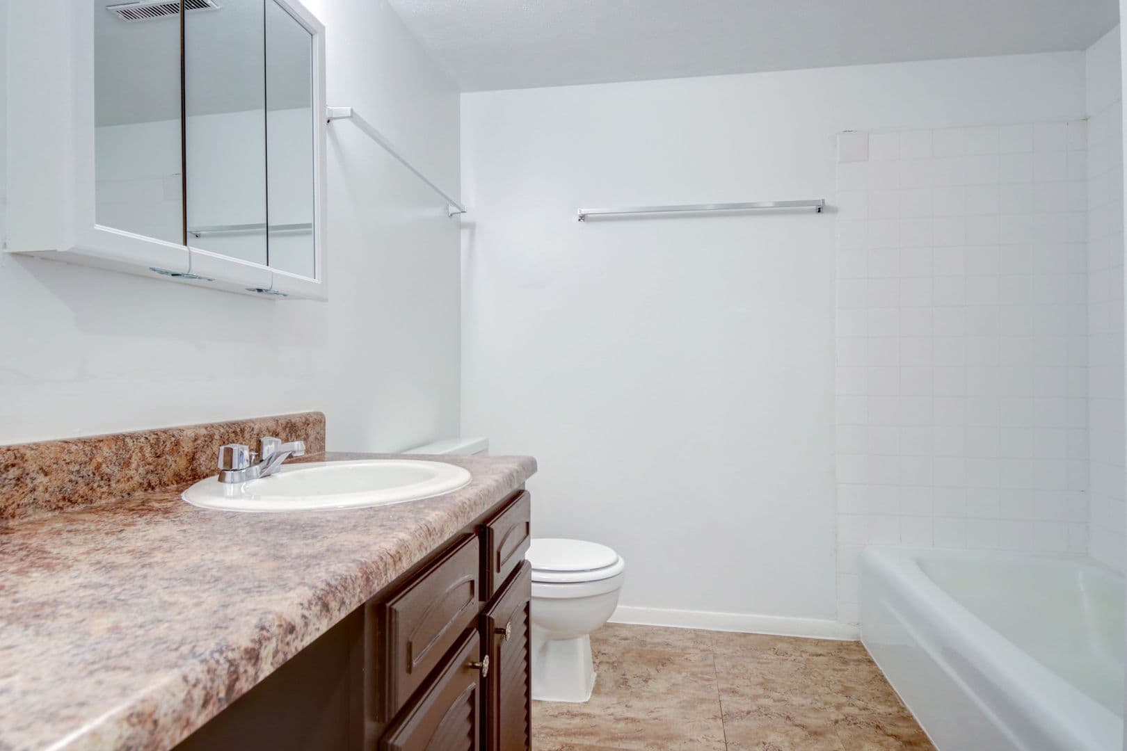 Bloomington Apartment: 1301 1/2 N. Hershey Road