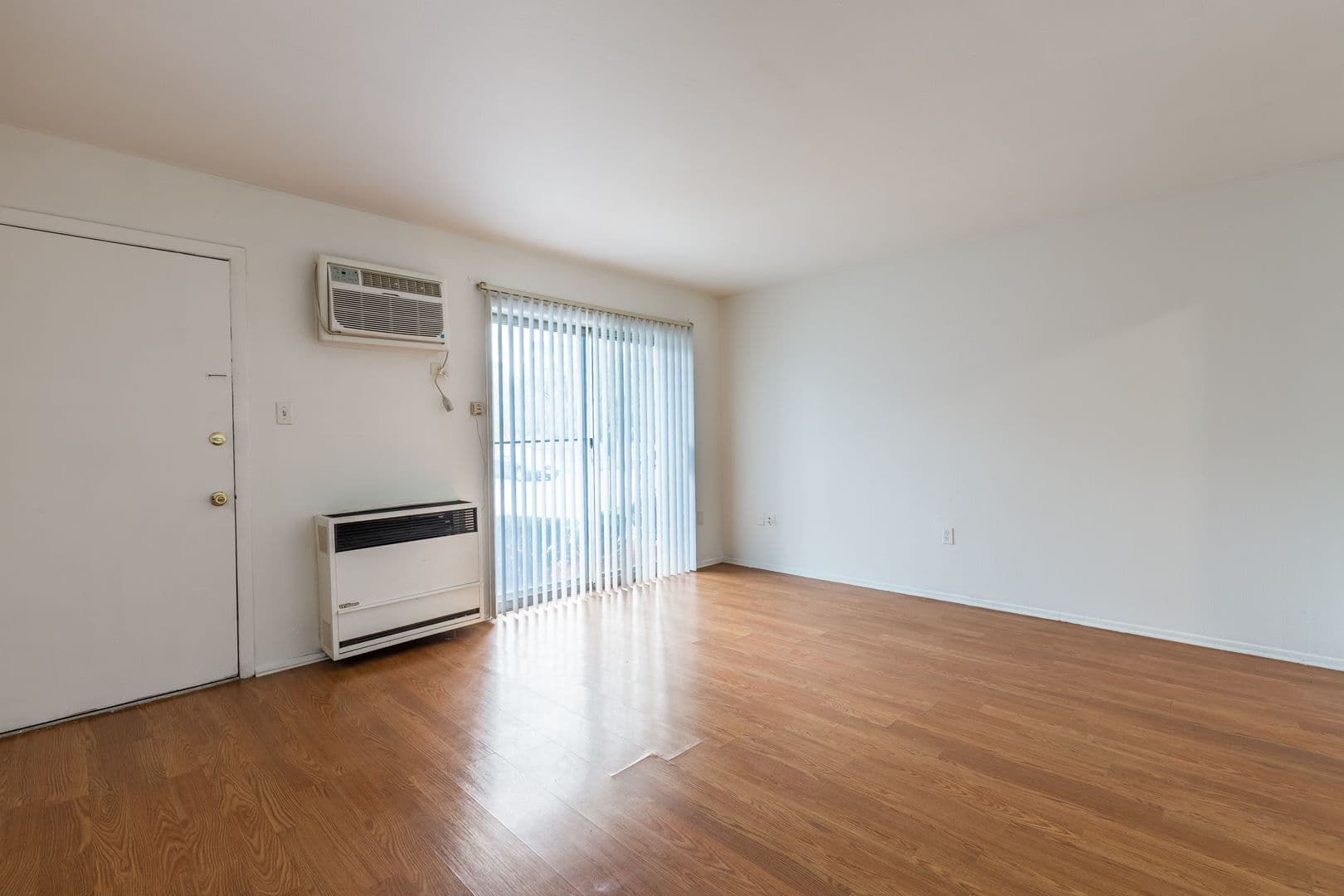 Hammond Apartment: 3510 173rd Street
